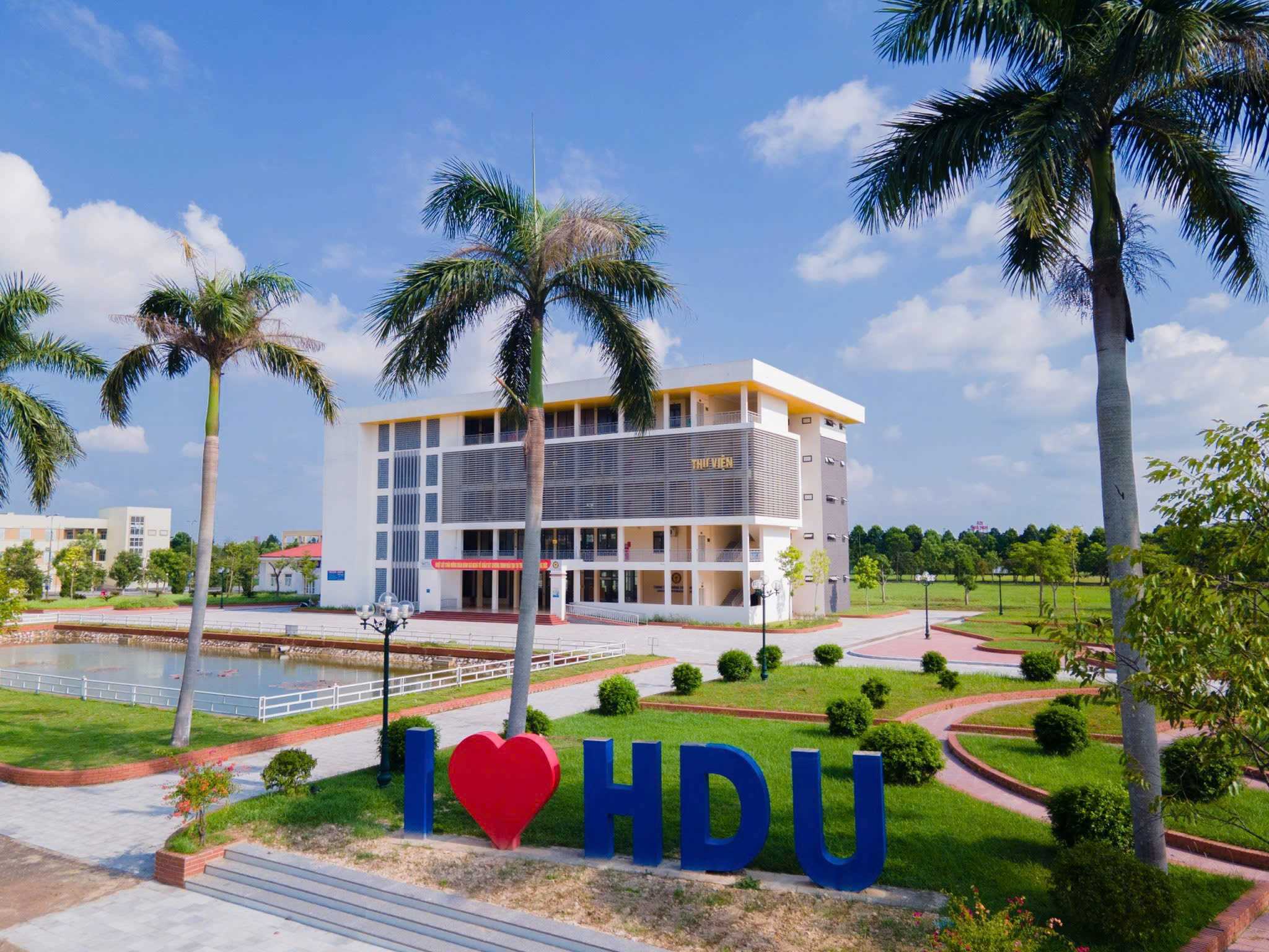  Tết Bính Ngọ 2026 – Khi mùa xuân gõ cửa giảng đường